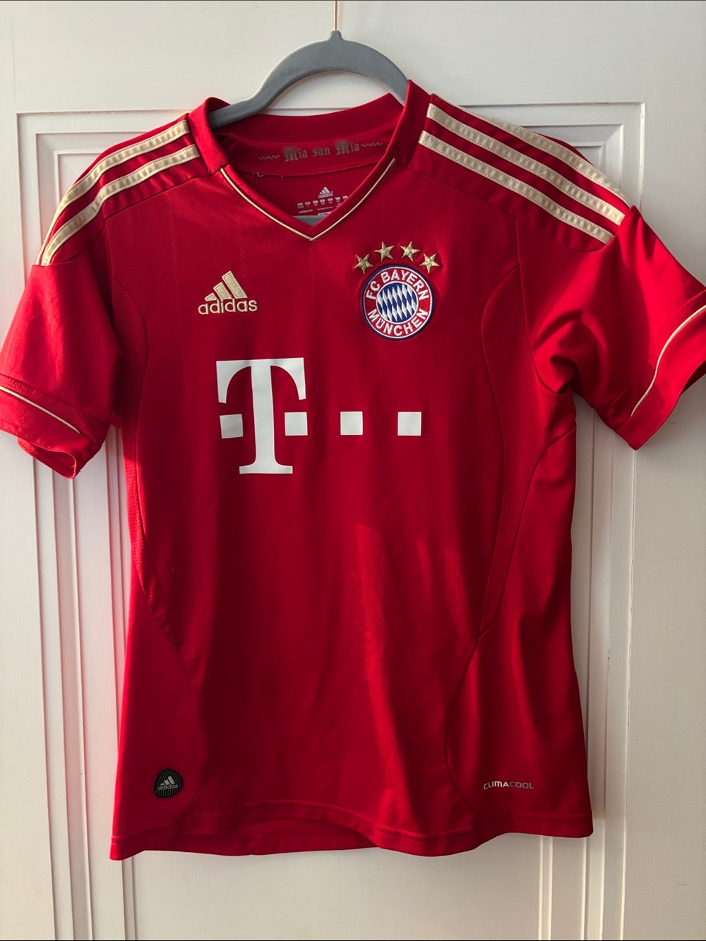 Adidas Red Bayern Munich Short Sleeve Soccer Jersey w/ Gold Accents. Size Large